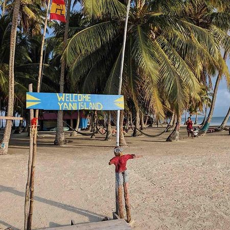 Private Room In San Blas Islands Plus Meals Waisalatupo Exterior foto