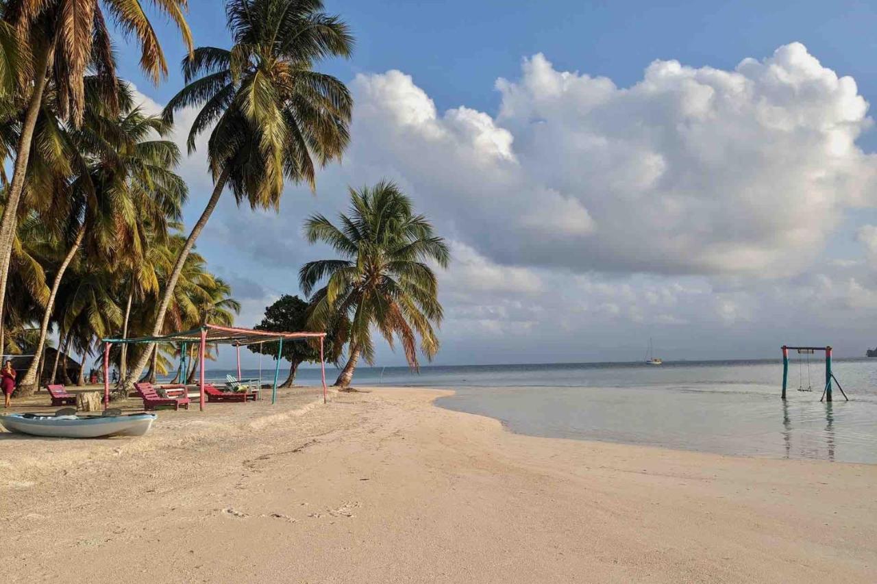 Private Room In San Blas Islands Plus Meals Waisalatupo Exterior foto